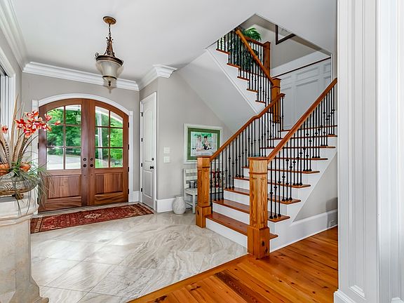 5th image of 934 River Oak Dr