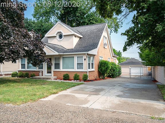 4th image of 22 Cloverport Ave