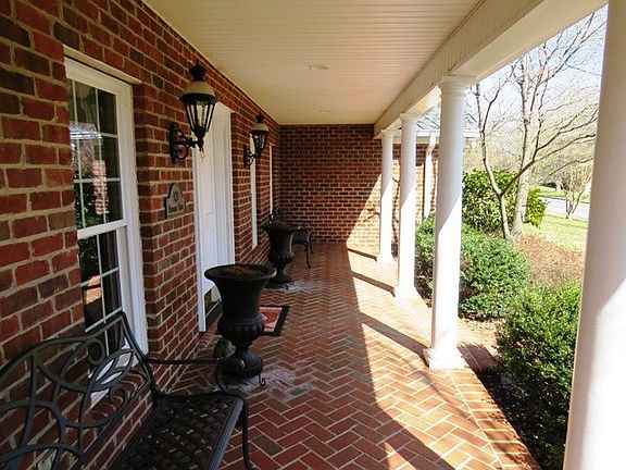 5th image of 102 Firestone Dr