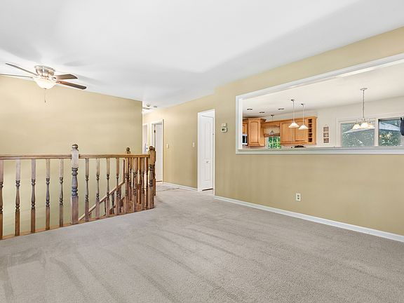 4th image of 725 Wiltshire Ct