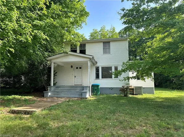 140 E Carroll Ave, Denton, NC 27239
