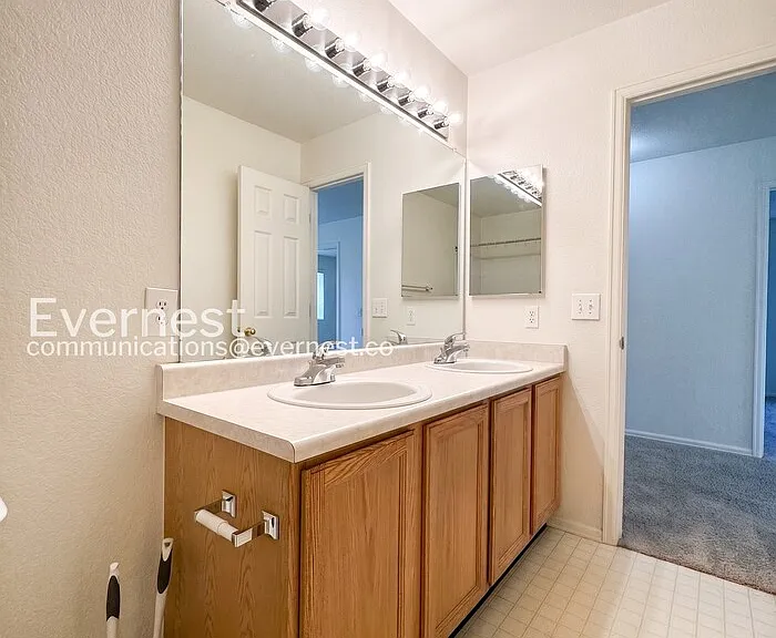 10545 Ashwood Ct — Photo 17
