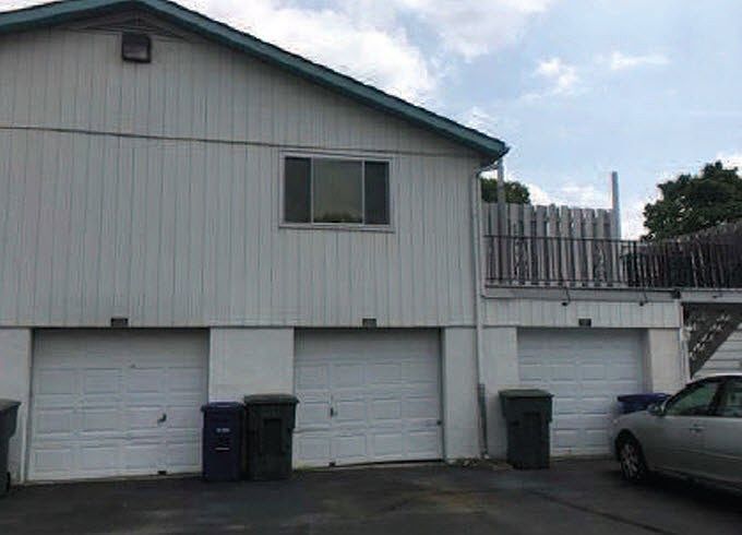 2nd image of 3831 Lamarque Ct