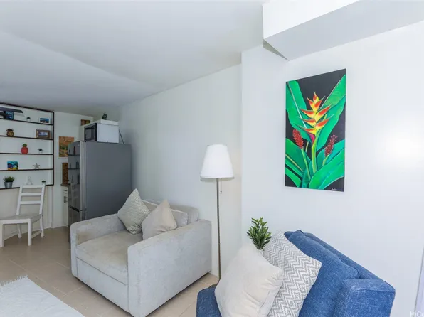1139 9th Ave APT 202, Honolulu, HI 96816