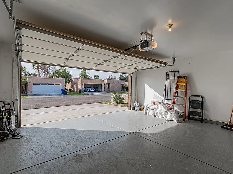 10637 S Calle Raquel — Photo 7