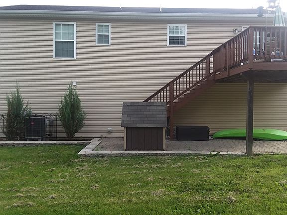 4th image of 14 Hillview Dr