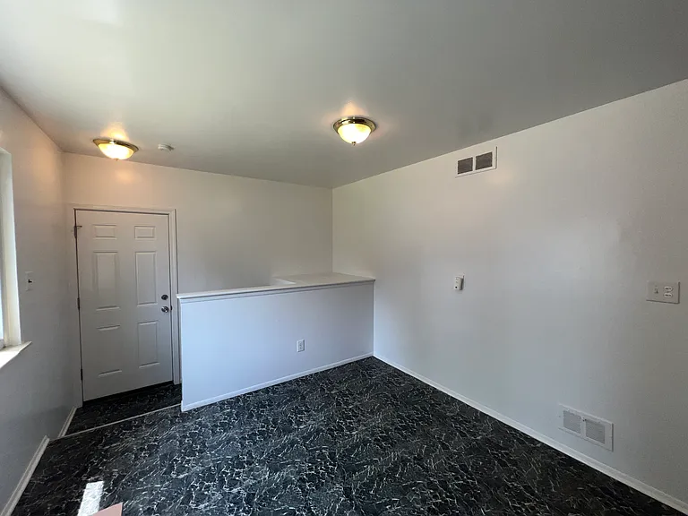 25563 Baker St — Photo 7