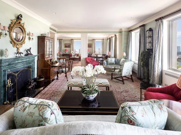 435 East 52nd Street image 4 of 21