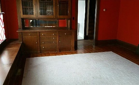 2nd image of 704 Broadway St