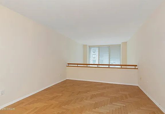 4th image of 170 E 87th St APT E10b