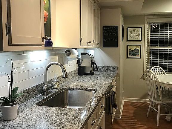 5th image of 8791 Appleknoll Ln