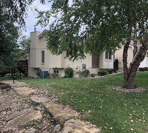 3rd image of 2401 NW Ashurst Dr