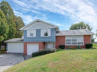 28 Valley Rd, York, PA 17407