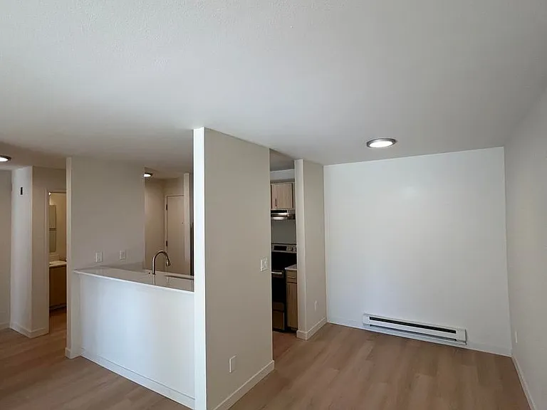 3624 Phinney Ave N — Photo 13