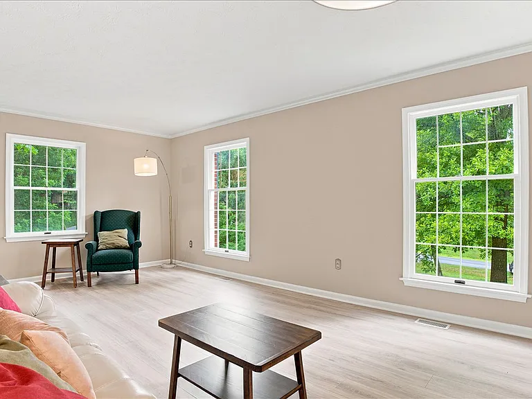 111 Launchris Dr — Photo 106