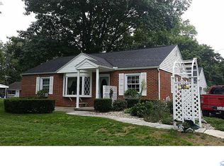883 Pearl St, Bowling Green, OH 43402