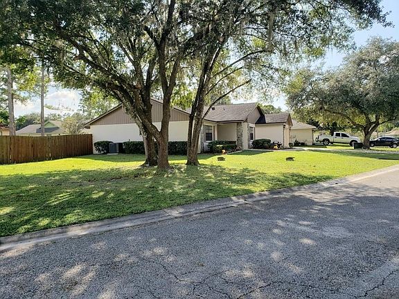 3rd image of 23608 Woodglen Ave