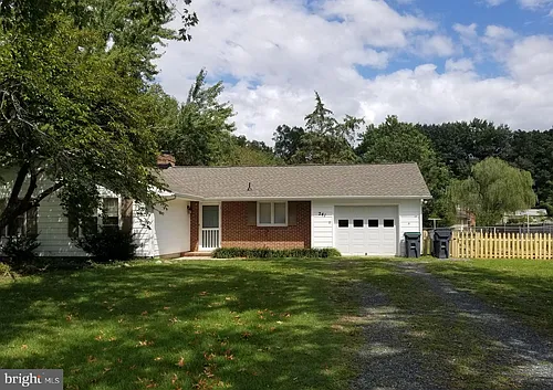 241 N Randolph Rd Photo 1
