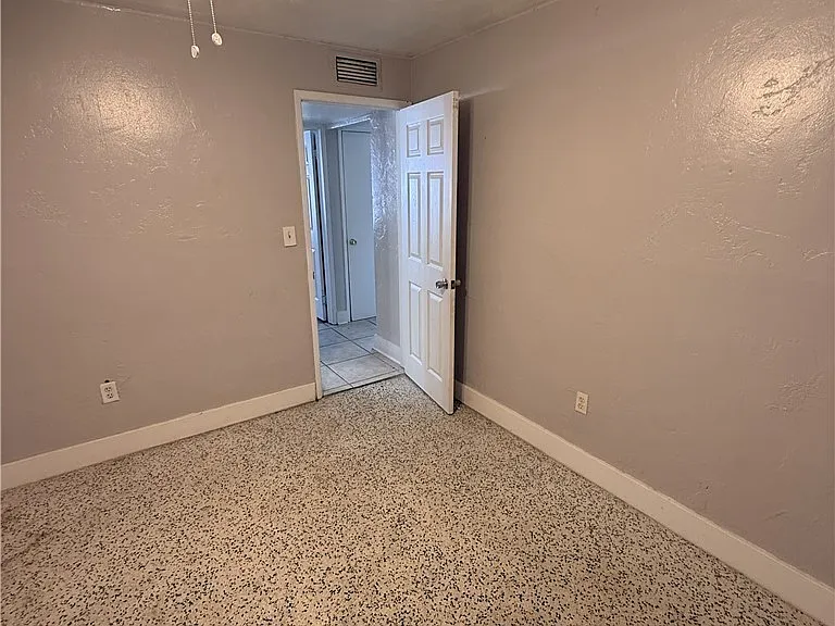 3955 Seminole Ave — Photo 12