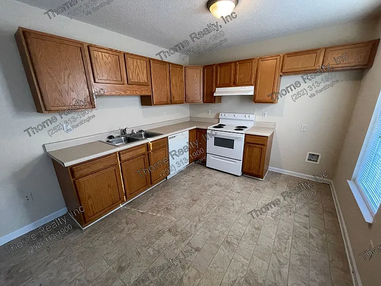 2256 Sherwood Ave — Photo 5