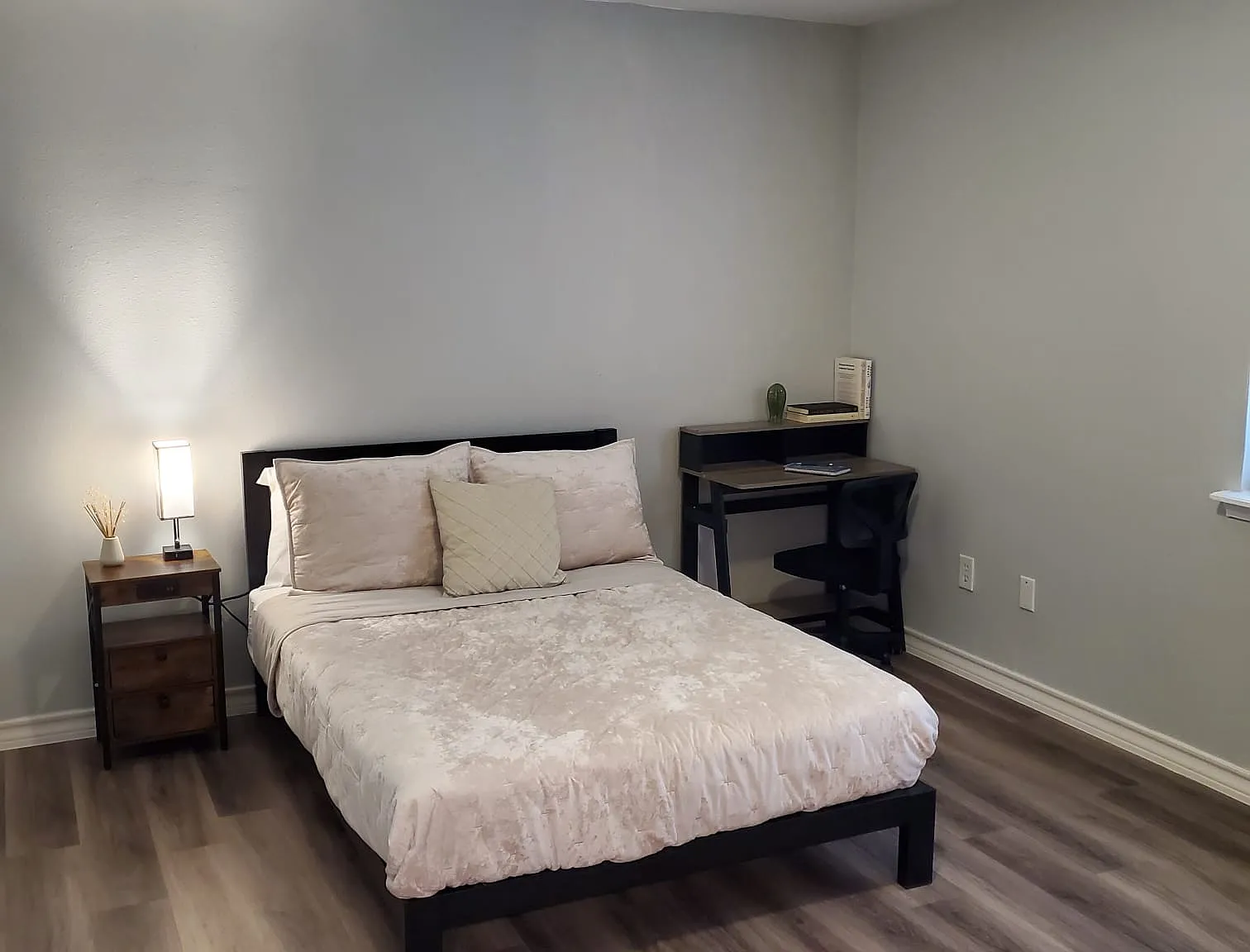 2 bed, 956 sqft, $1,000 — Photo 4