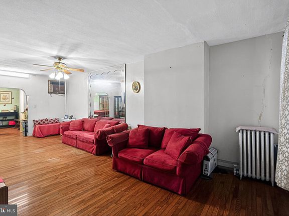 5th image of 3757 N Marshall St