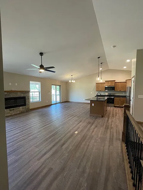 3 bed, 2000 sqft, $2,850 — Photo 4