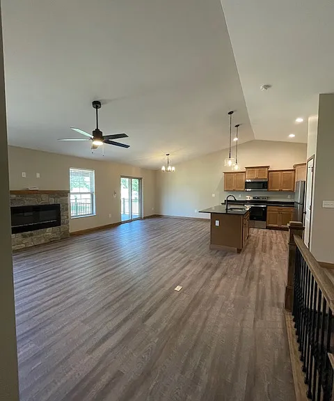 231 Lakeside Dr #231 — Photo 4