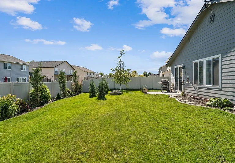 8316 E Conant St — Photo 34