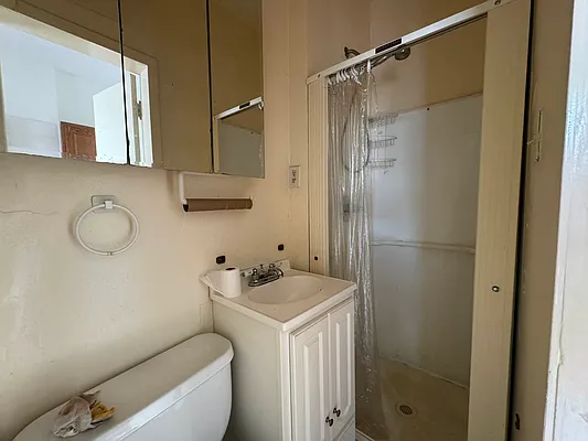 Sold by Momentum Real Estate LLC | media 20