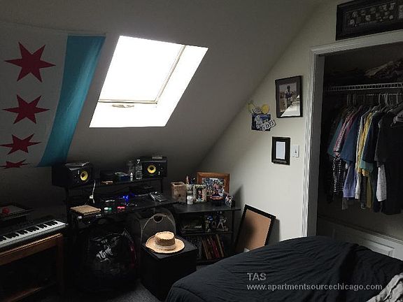 2nd image of 2334 N Milwaukee Ave #2R