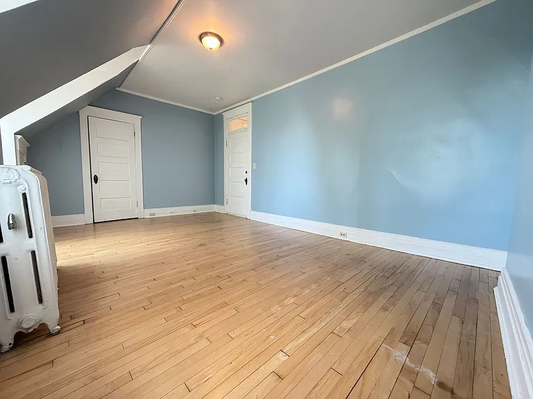 2307 E Superior St #3 — Photo 6