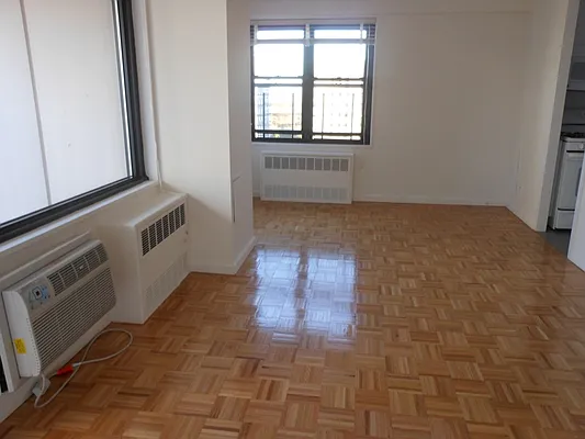 Rented by Realty Operations Group | media 17