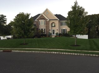 29 Foxcroft Way, Mount Laurel, NJ 08054