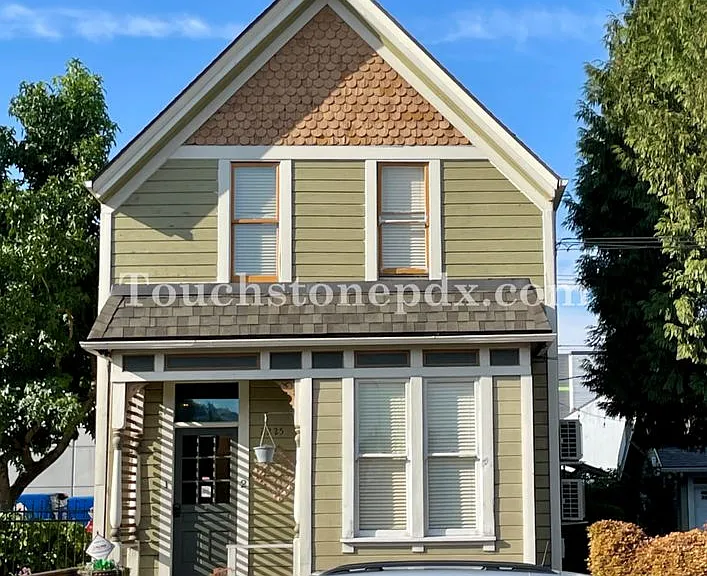 2225 NW Wilson St — Photo 2
