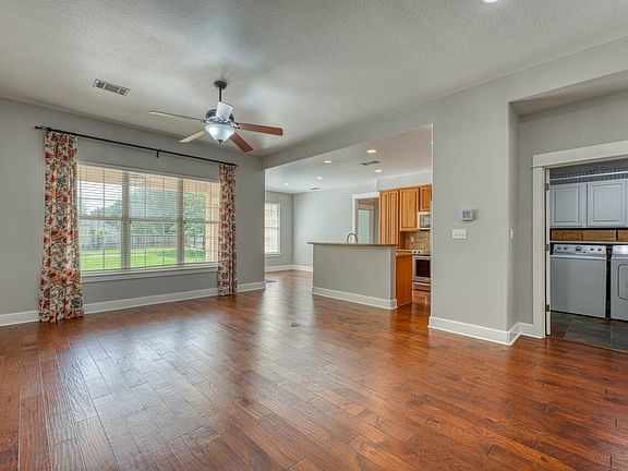 4th image of 107 Marion Street