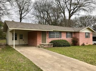 915 Centenary Dr, Longview, TX 75601