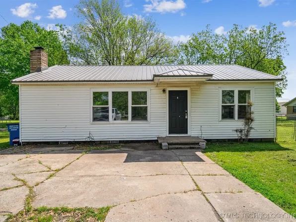 212 N Gray St, Chouteau, OK 74337