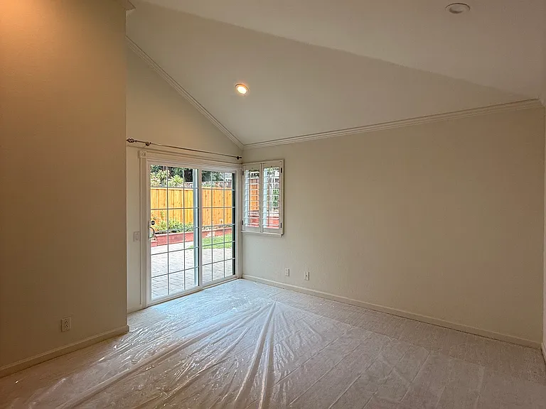 1035 Sunshine Cir — Photo 4
