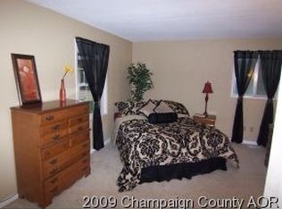 107 N Smith Rd, Urbana, IL