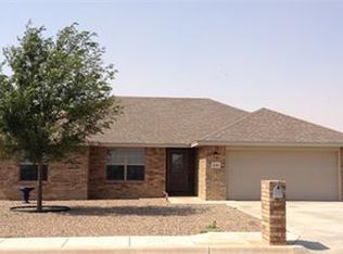 2340 Cobblestone Cir, Clovis, NM 88101