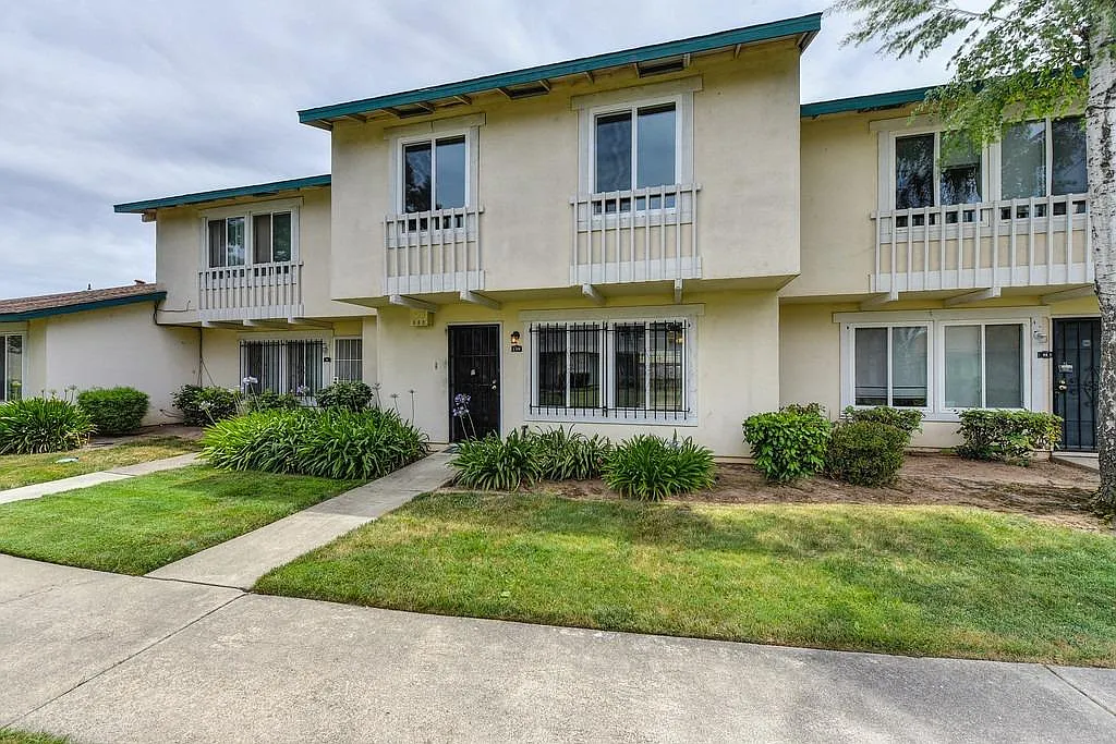 53 Omaha Ct photo 1