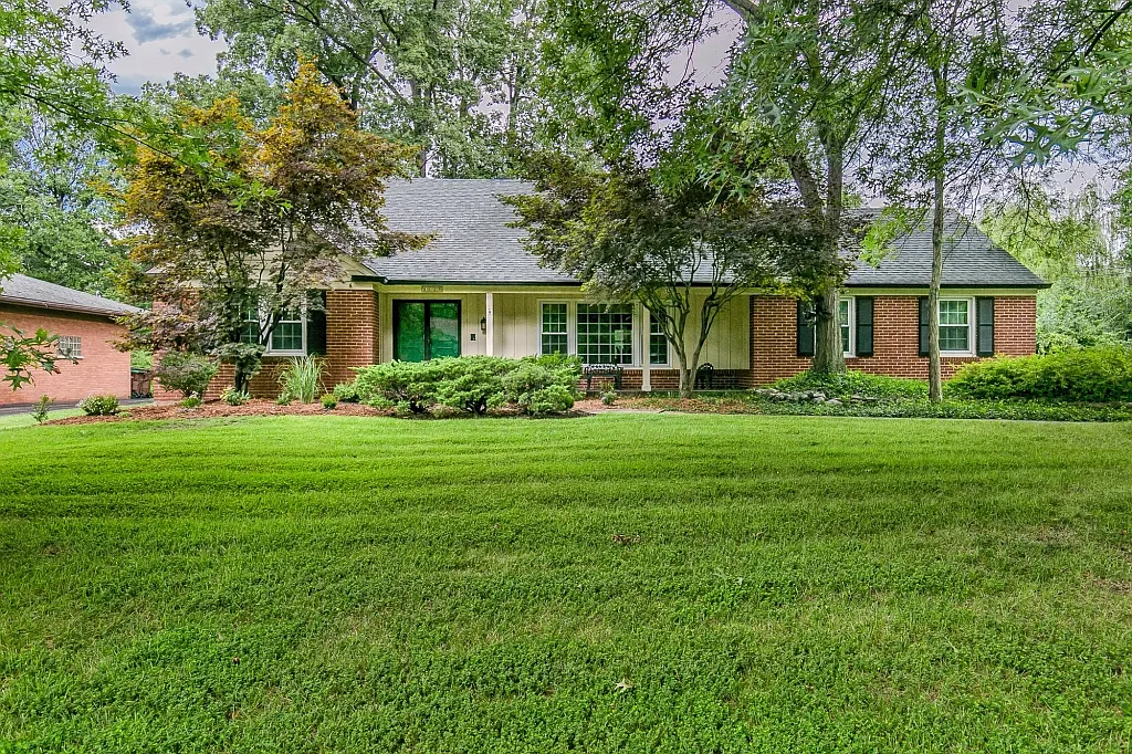 8839 Bracken Cir photo 1