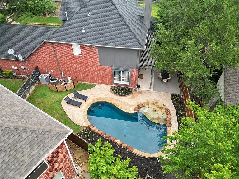 416 Rembert Ct — Photo 56