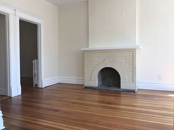 3rd image of 824 W Newport Ave #2403297
