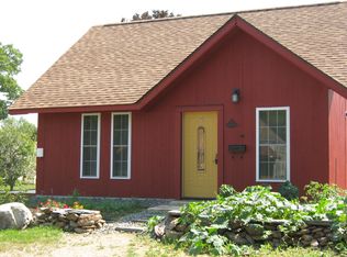 7 Sebasticook Ave, Newport, ME 04953