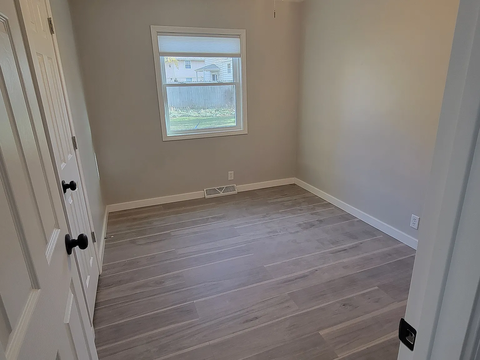 4 bed, 2.5 bath, 1294 sqft, $2,500 — Photo 4