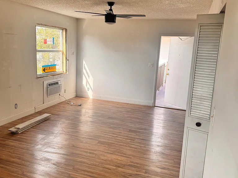 2829 Van Buren St — Photo 4