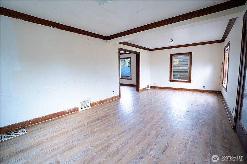 2nd image of 4210 S Holly Street