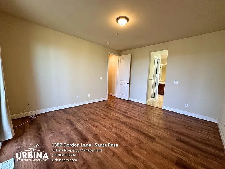 1386 Gordon Ln — Photo 15